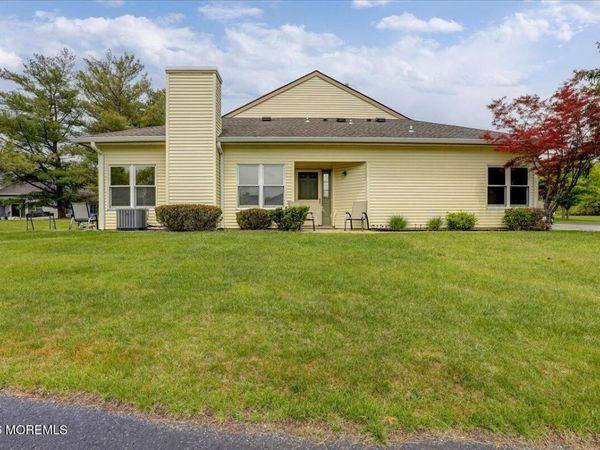 61 Aspen Avenue, Englishtown, NJ 07726
