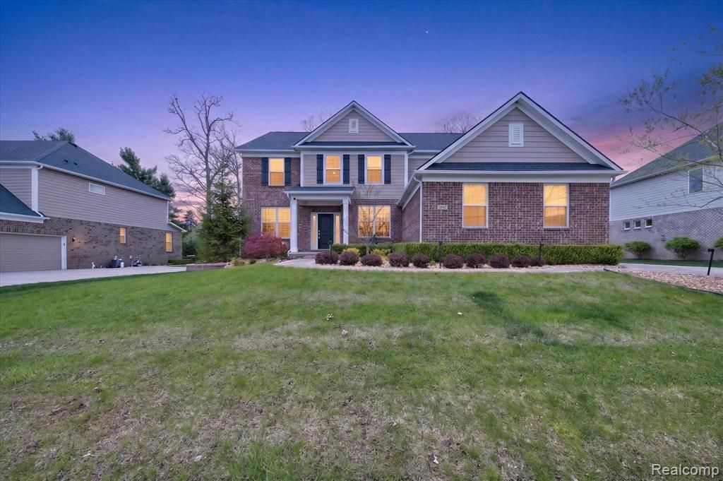 2942 Montgomery Circle, Commerce Township, MI 48390 Main Photo