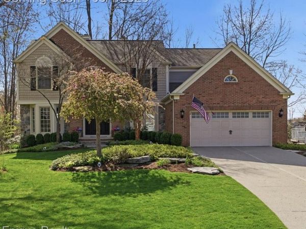 2568 Canoe Circle Drive, Orion Twp, MI 48360
