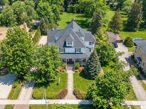 300 E Euclid Avenue , Arlington Heights, IL 60004