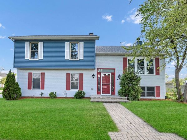 439 E Morse Avenue , Bartlett, IL 60103