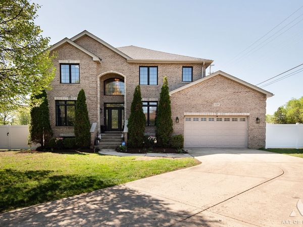 1139 James Peter Court , Darien, IL 60561