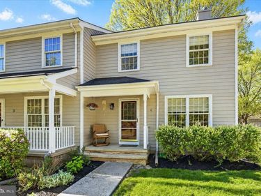 4 EATON COURT, HOPEWELL, NJ 08525