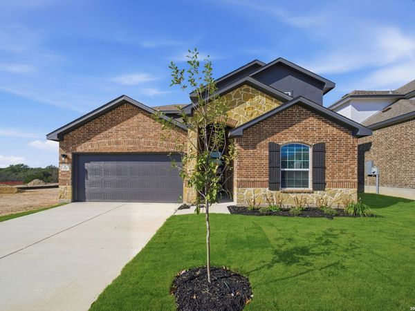 212 Ednie Ln, Mico, TX 78056