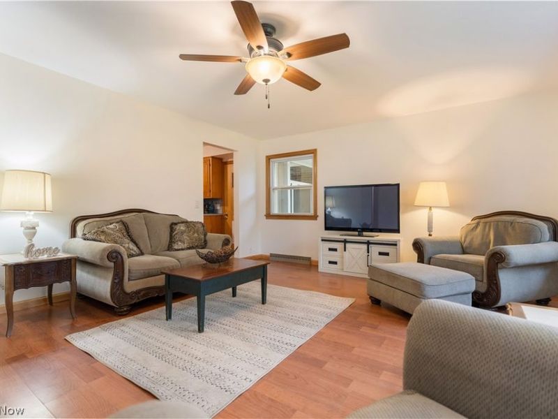 1213 Pleasantview Avenue SE, North Canton, OH 44720 Photo 6