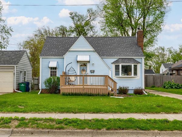 3909 68th Street, Urbandale, IA 50322