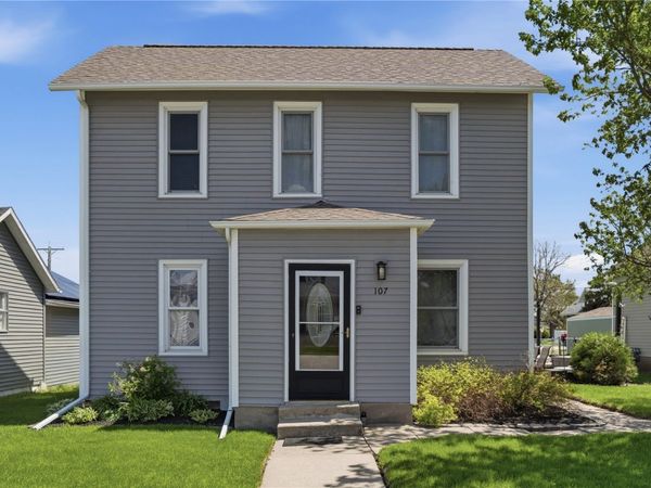 107 8th Street, Van Horne, IA 52346