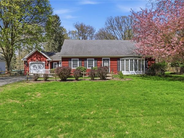 31 Cobbles Drive, Penfield, NY 14526