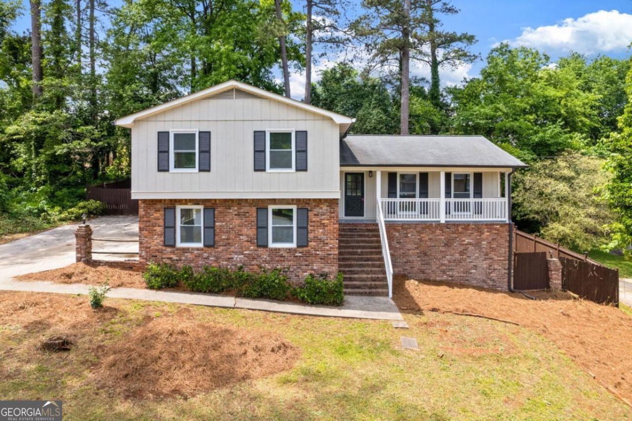 942 Hearthstone Drive, Stone Mountain, GA 30083 Main Photo