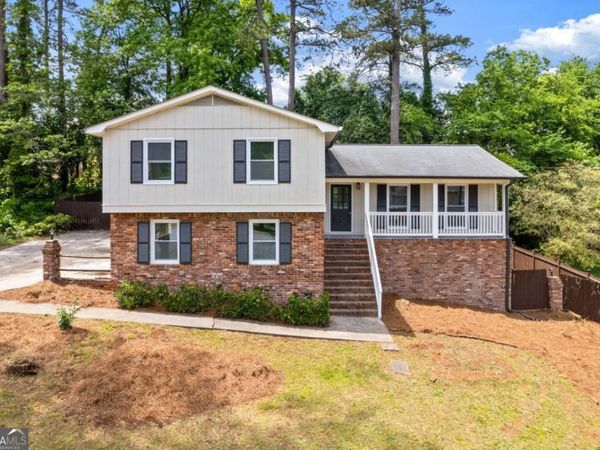 942 Hearthstone Drive, Stone Mountain, GA 30083