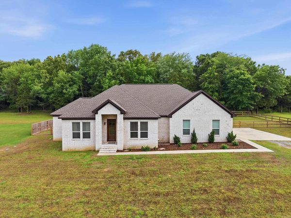 8 Diamond Ice Ln, Greenbrier, AR 72058