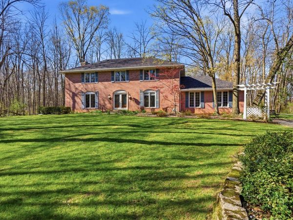 4550 W Thorncrest Dr, Franklin, WI 53132