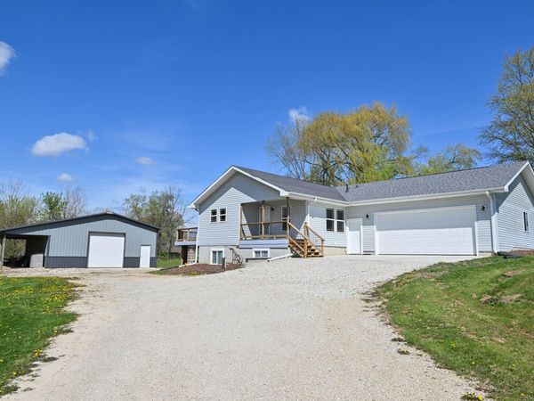 6636 Big Bend Rd, Waterford, WI 53185