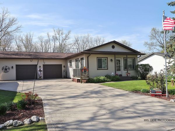 26505 104th St, Salem Lakes, WI 53179
