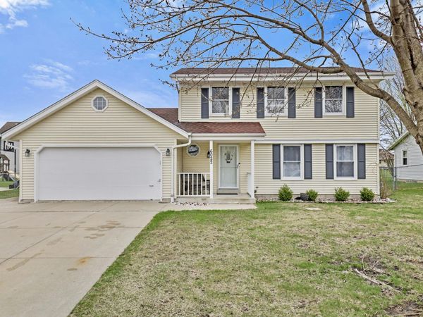 6022 S 31st St, Greenfield, WI 53221