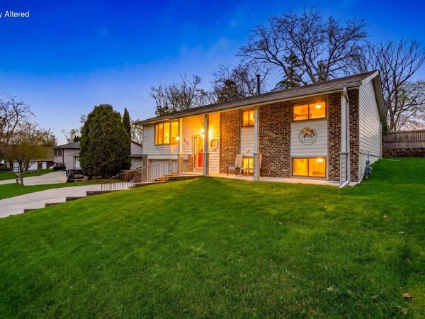 321 Lakeview Rd, South Milwaukee, WI 53172