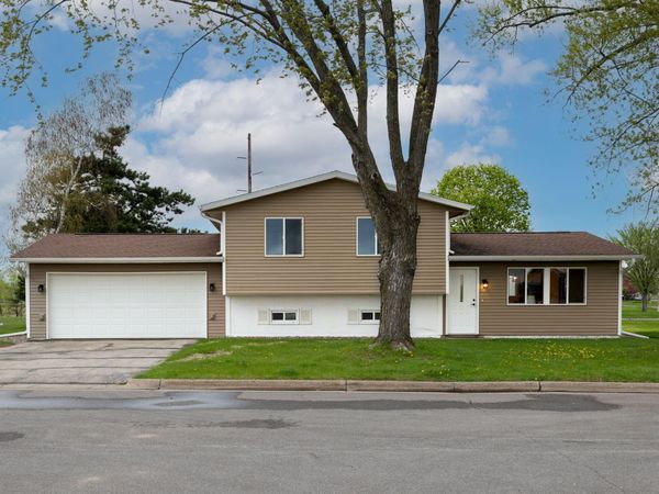 1736 Viking Ave, Holmen, WI 54636
