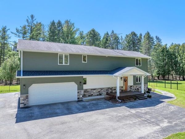 4939 Connemara Ct, Sheboygan, WI 53083