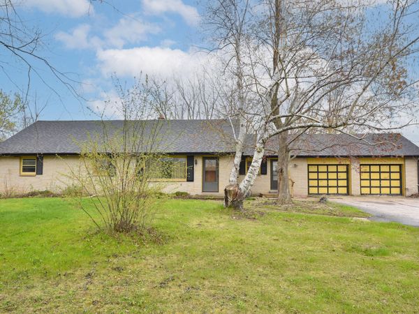 7526 W County Line Rd, Mequon, WI 53092