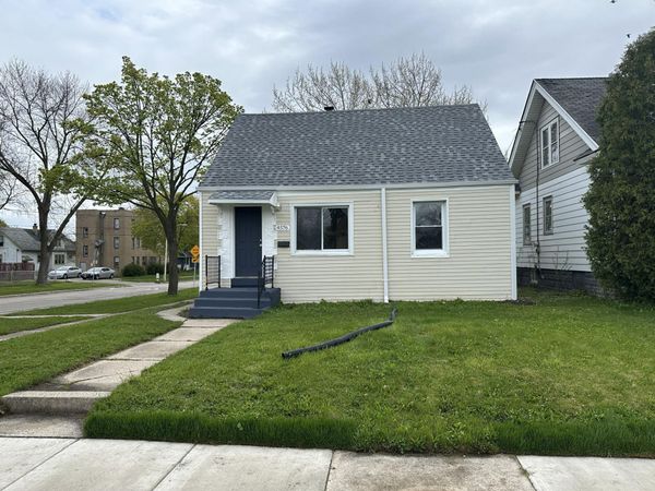 4576 N 30th St, Milwaukee, WI 53209