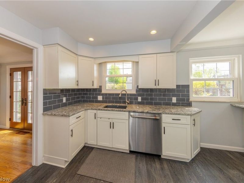 21130 Edgecliff Drive, Euclid, OH 44123 Photo 9