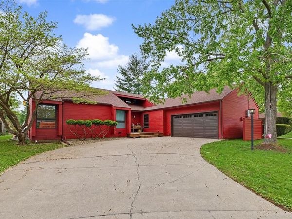 2005 Clover Court E, Champaign, IL 61821