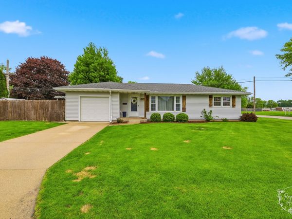 757 Burns Court , Bourbonnais, IL 60914