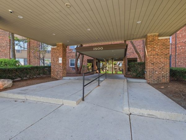 1500 Robin Circle , Unit 112, Hoffman Estates, IL 60169