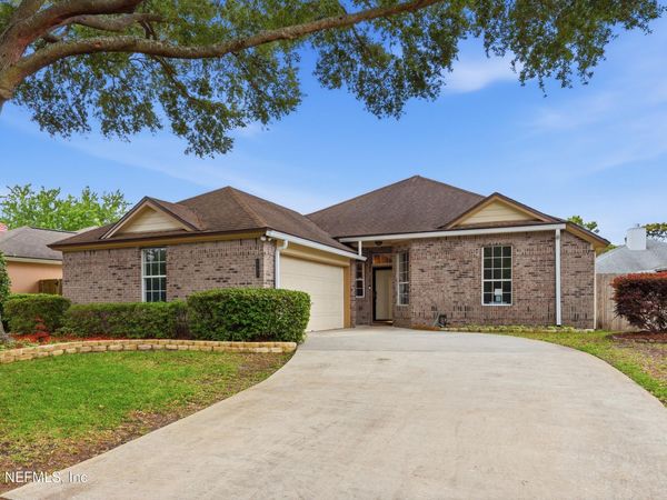 2192 THE WOODS Drive E, Jacksonville, FL 32246
