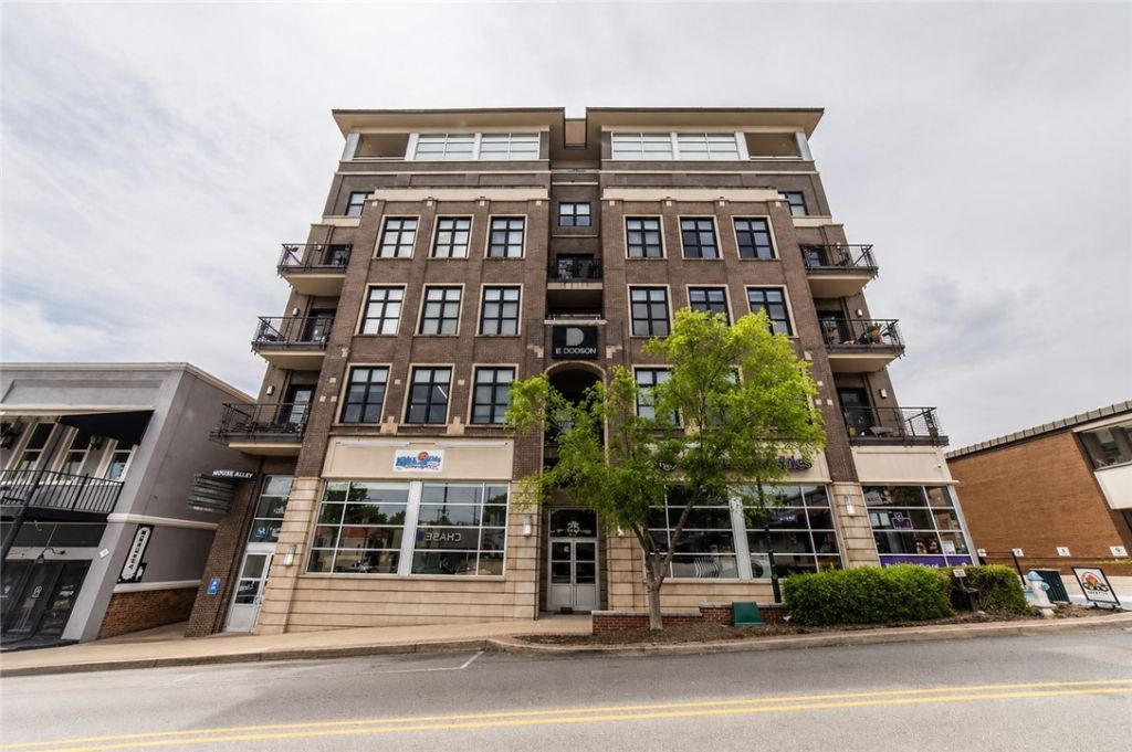 609 W Dickson Street, Unit 703, Fayetteville, AR 72701 Main Photo
