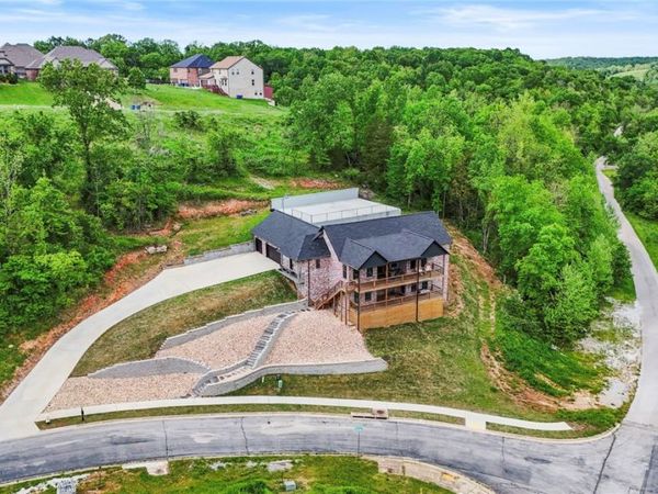 2103 NE Chaucer Street, Bentonville, AR 72712