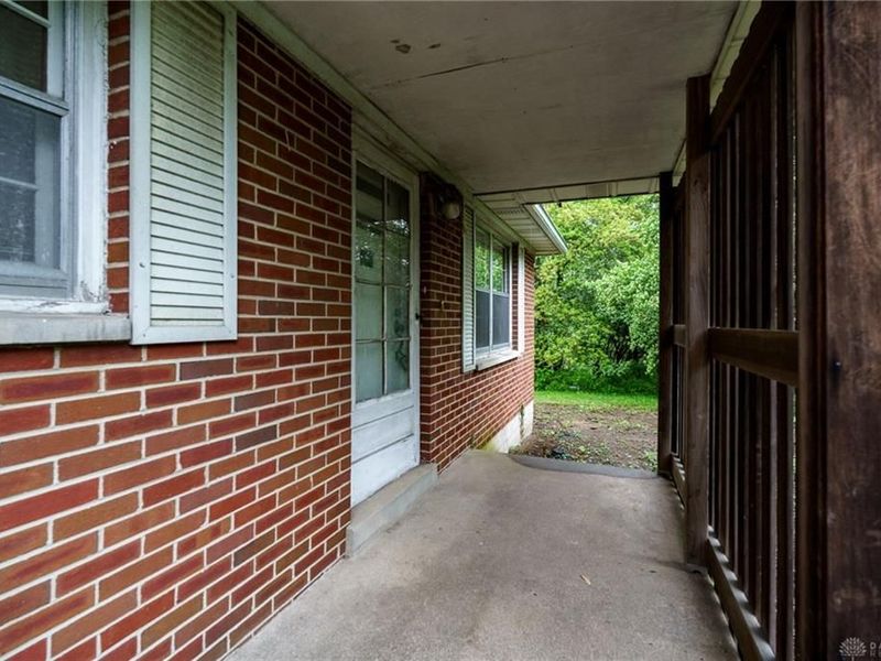 599 N Fairfield Road, Beavercreek, OH 45430 Photo 2