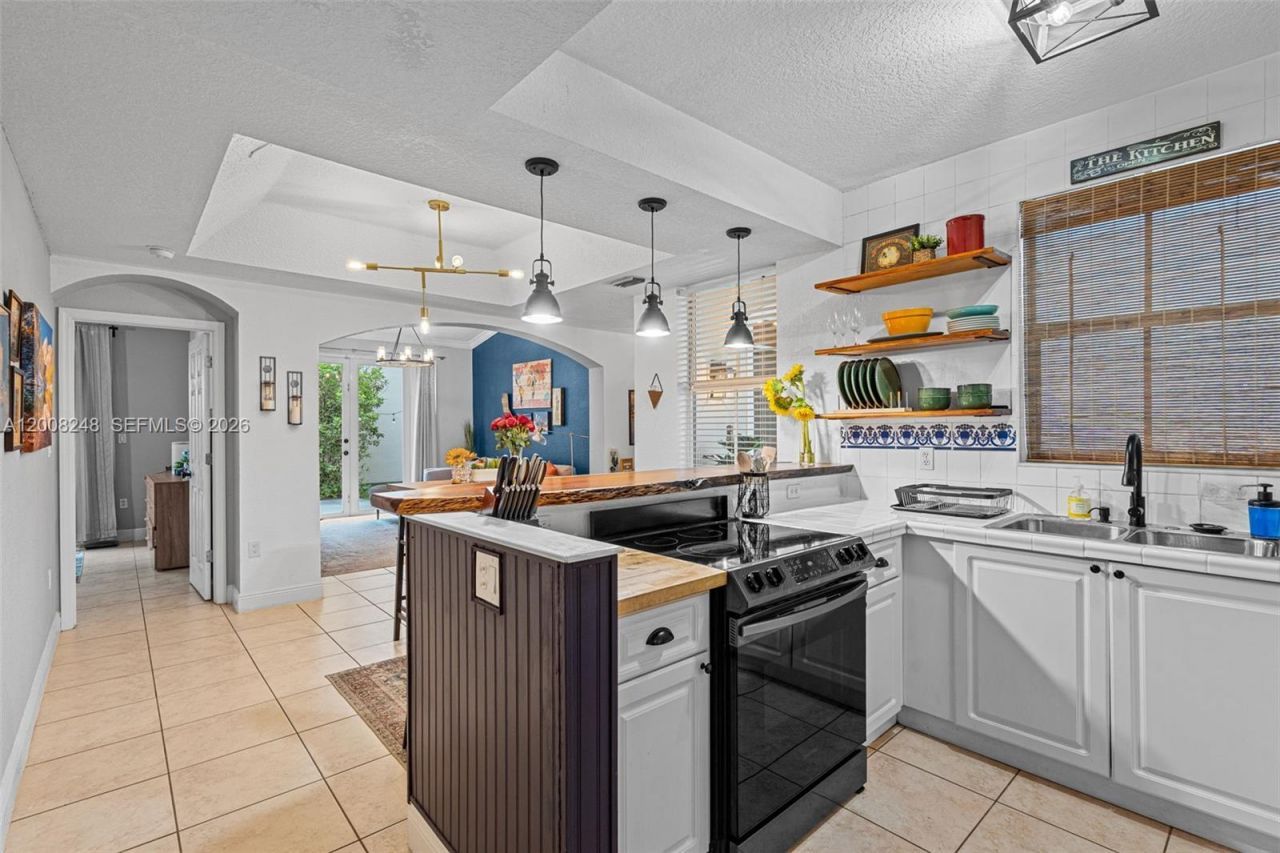 14435 NW 83rd Pl , Miami Lakes, FL 33016 Photo