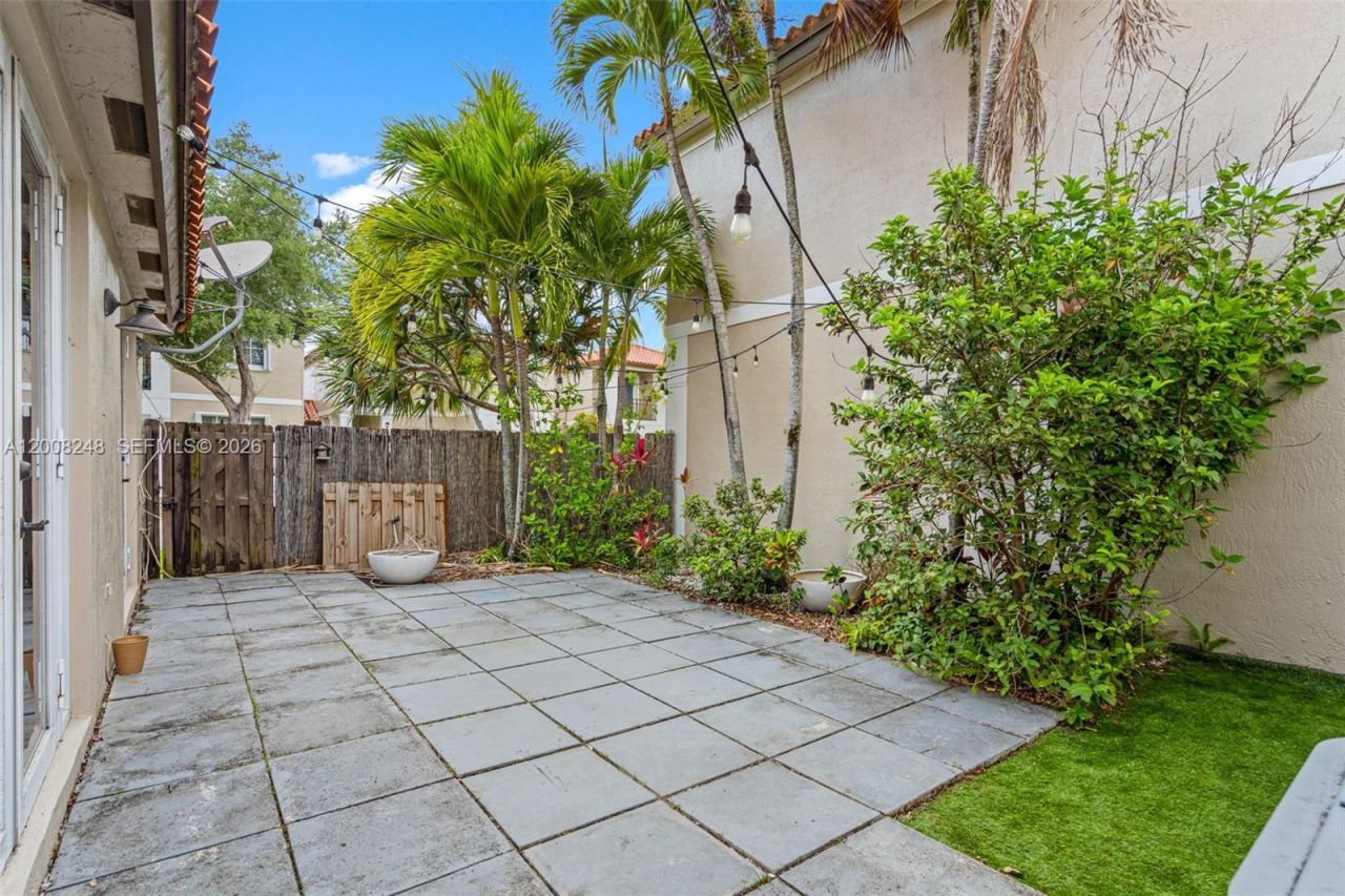 14435 NW 83rd Pl , Miami Lakes, FL 33016 Photo