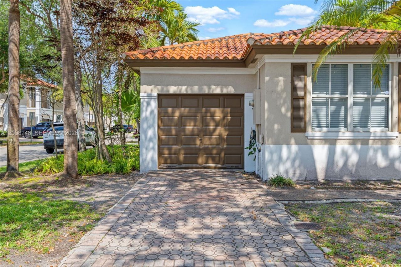 14435 NW 83rd Pl , Miami Lakes, FL 33016 Photo