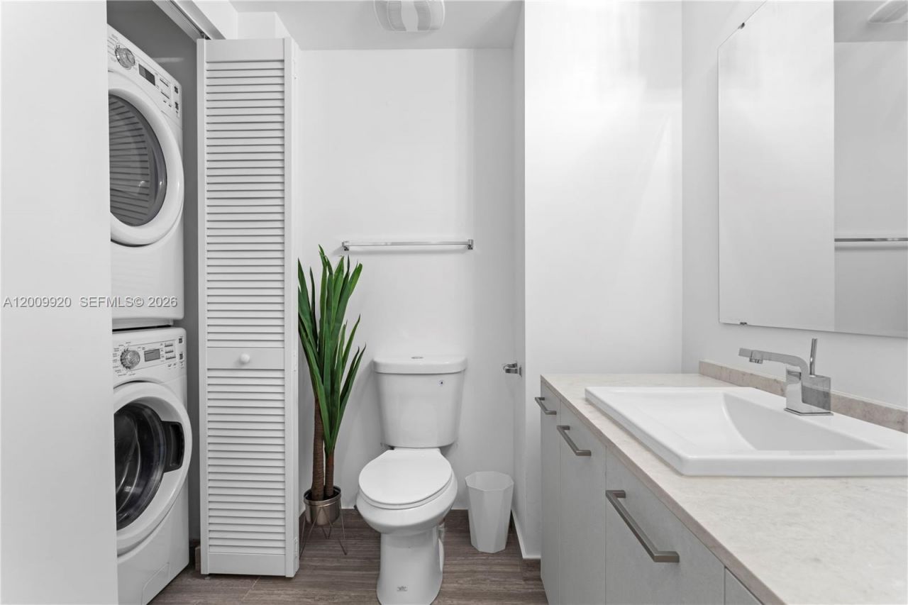 1010 Brickell Ave, Unit 4608, Miami, FL 33131 Photo