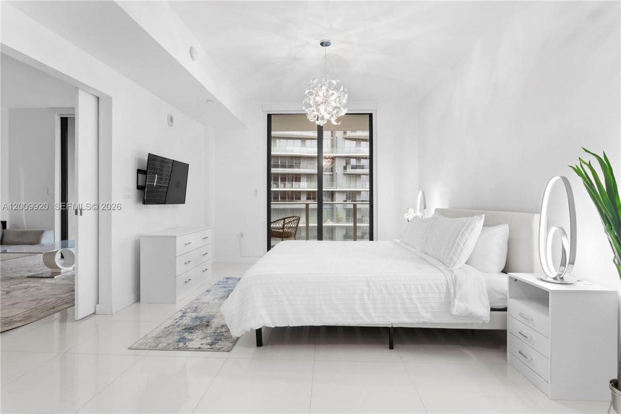 1010 Brickell Ave, Unit 4608, Miami, FL 33131 Photo