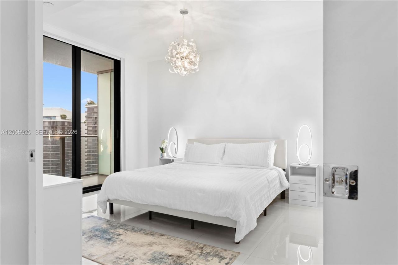 1010 Brickell Ave, Unit 4608, Miami, FL 33131 Photo