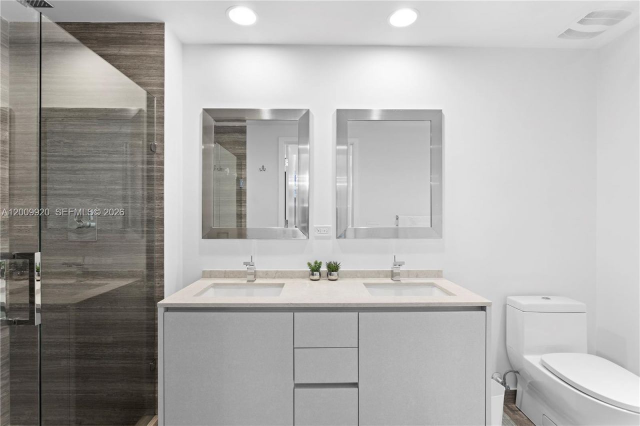 1010 Brickell Ave, Unit 4608, Miami, FL 33131 Photo