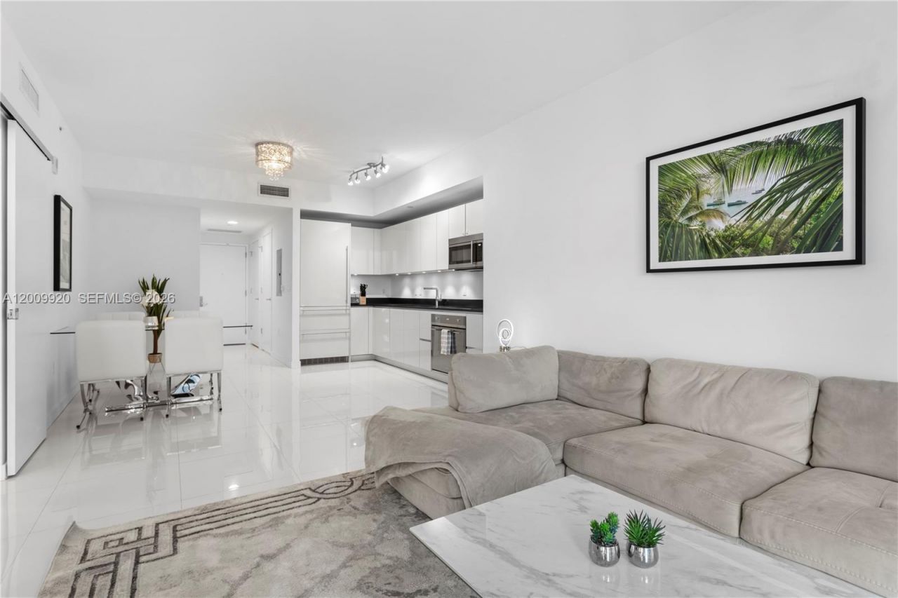 1010 Brickell Ave, Unit 4608, Miami, FL 33131 Photo