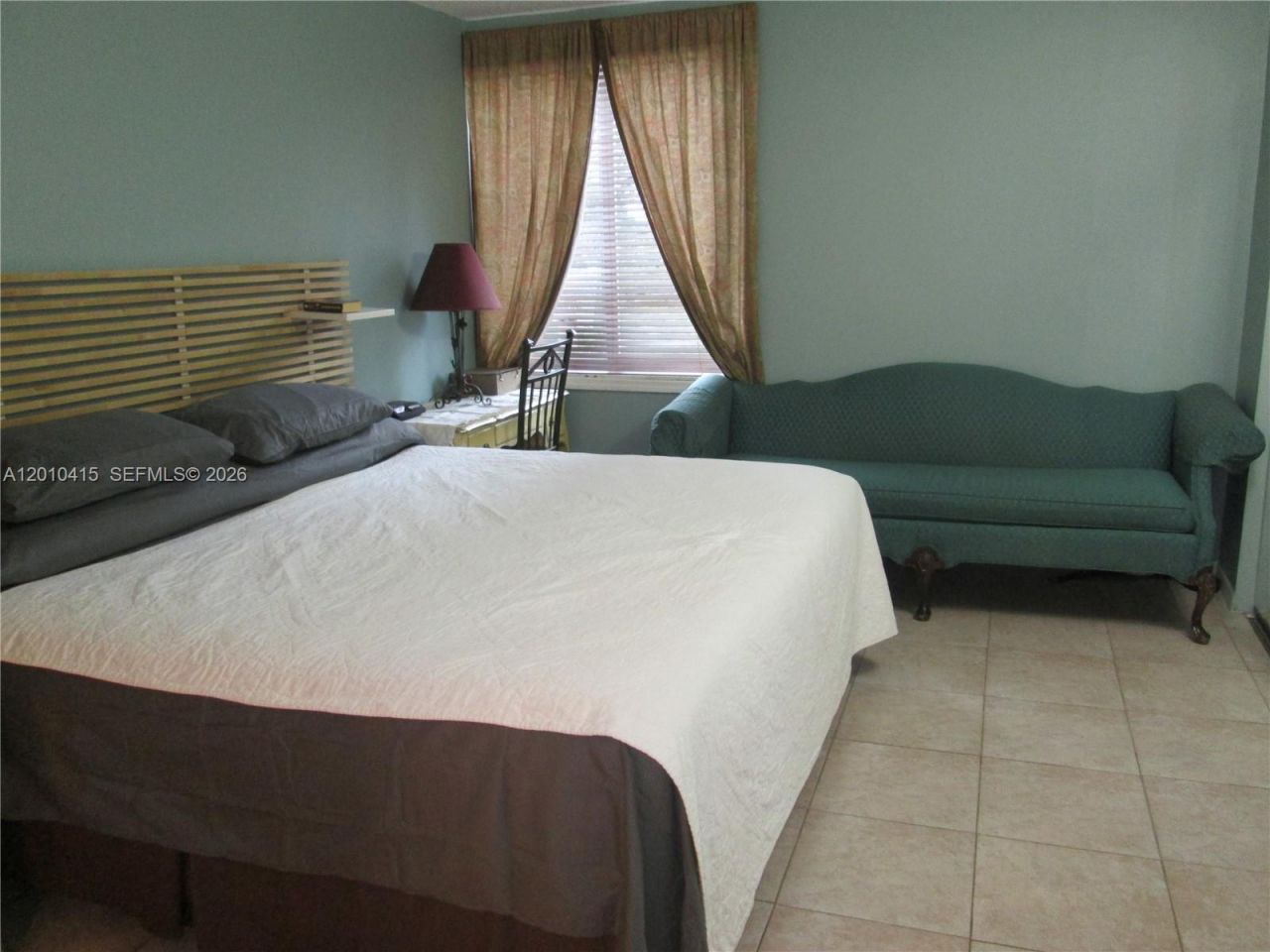 250 180th Dr , Unit 308, Sunny Isles Beach, FL 33160 Photo