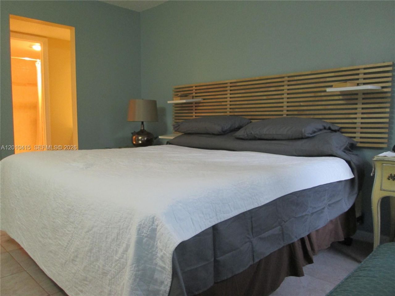 250 180th Dr , Unit 308, Sunny Isles Beach, FL 33160 Photo