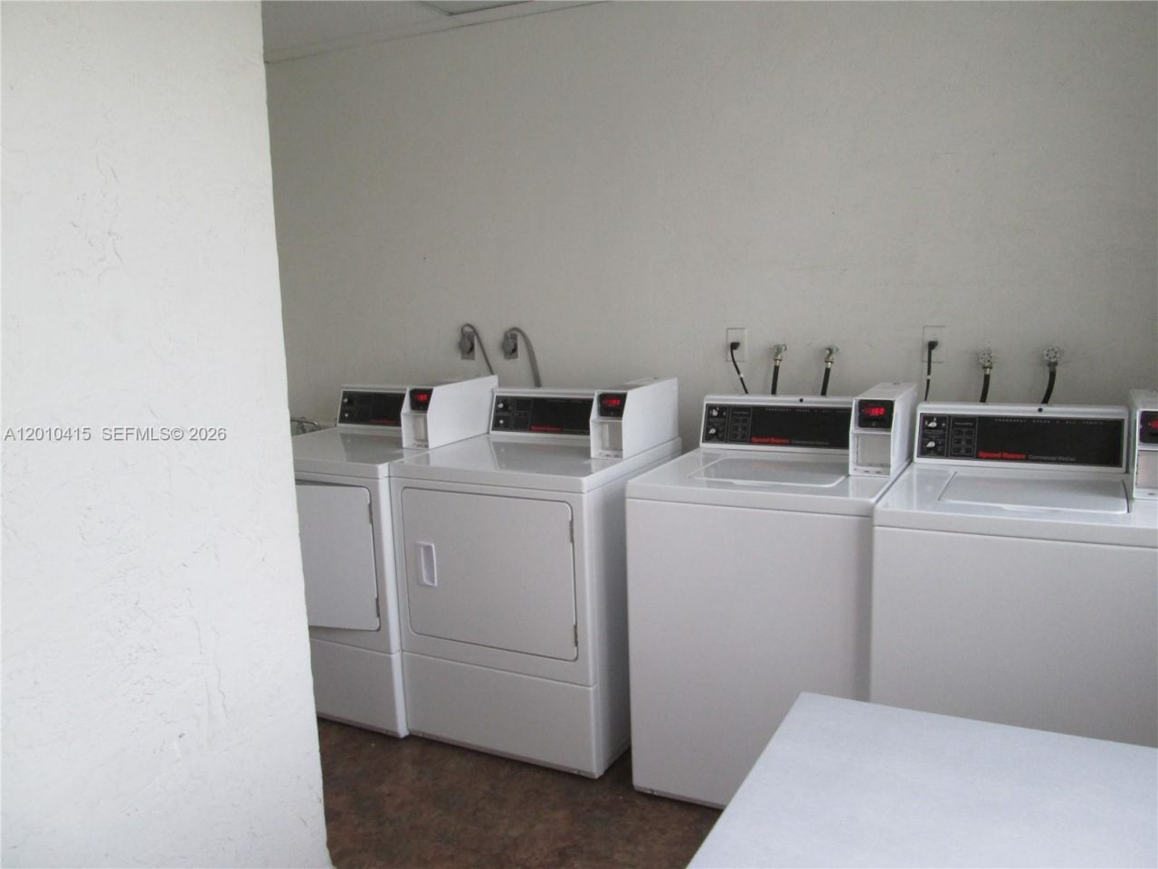 250 180th Dr , Unit 308, Sunny Isles Beach, FL 33160 Photo
