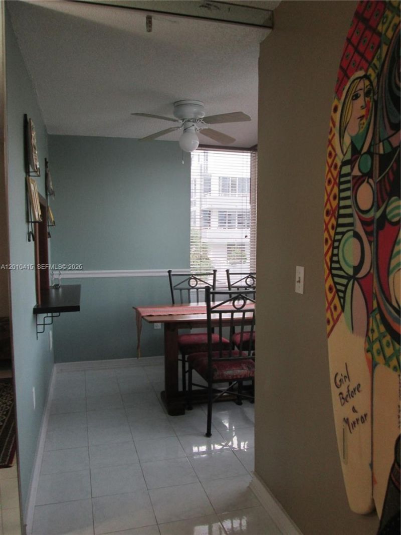 250 180th Dr , Unit 308, Sunny Isles Beach, FL 33160 Photo