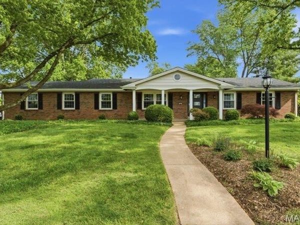 405 Trail Grove Court, Ballwin, MO 63011