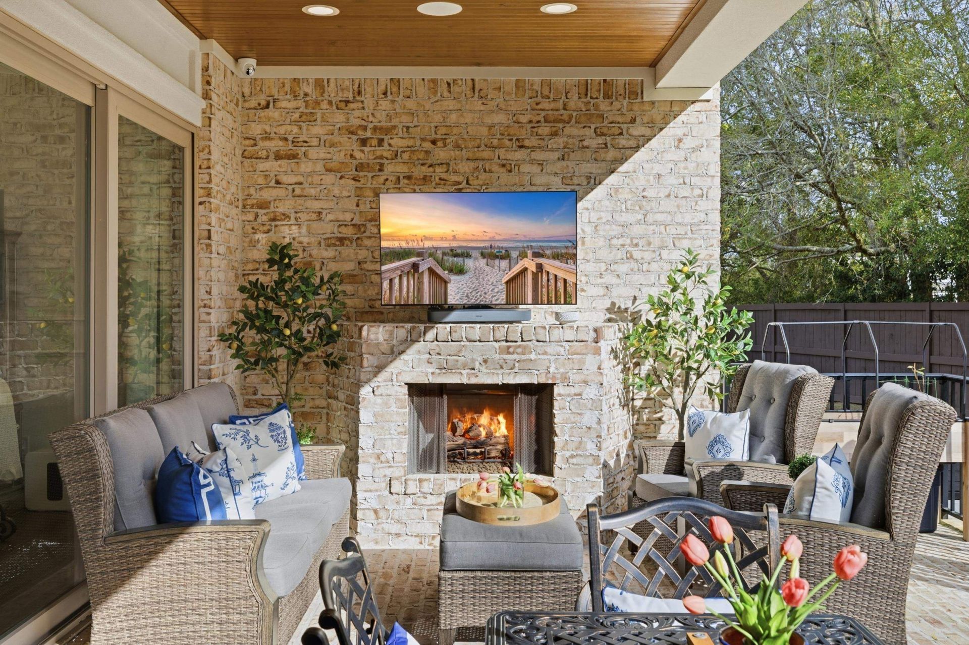 404 Club Dr. Photo 25