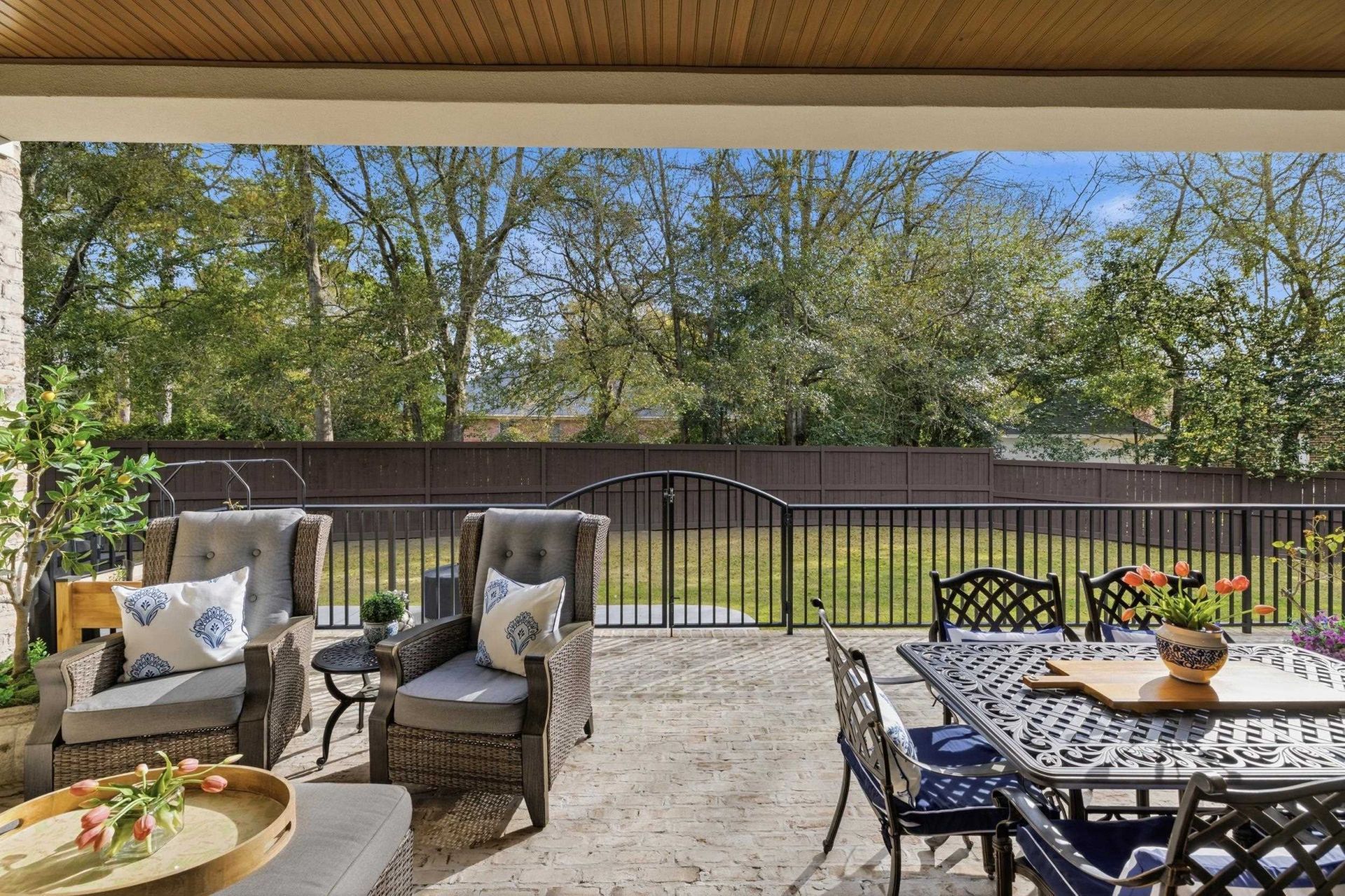 404 Club Dr. Photo 27