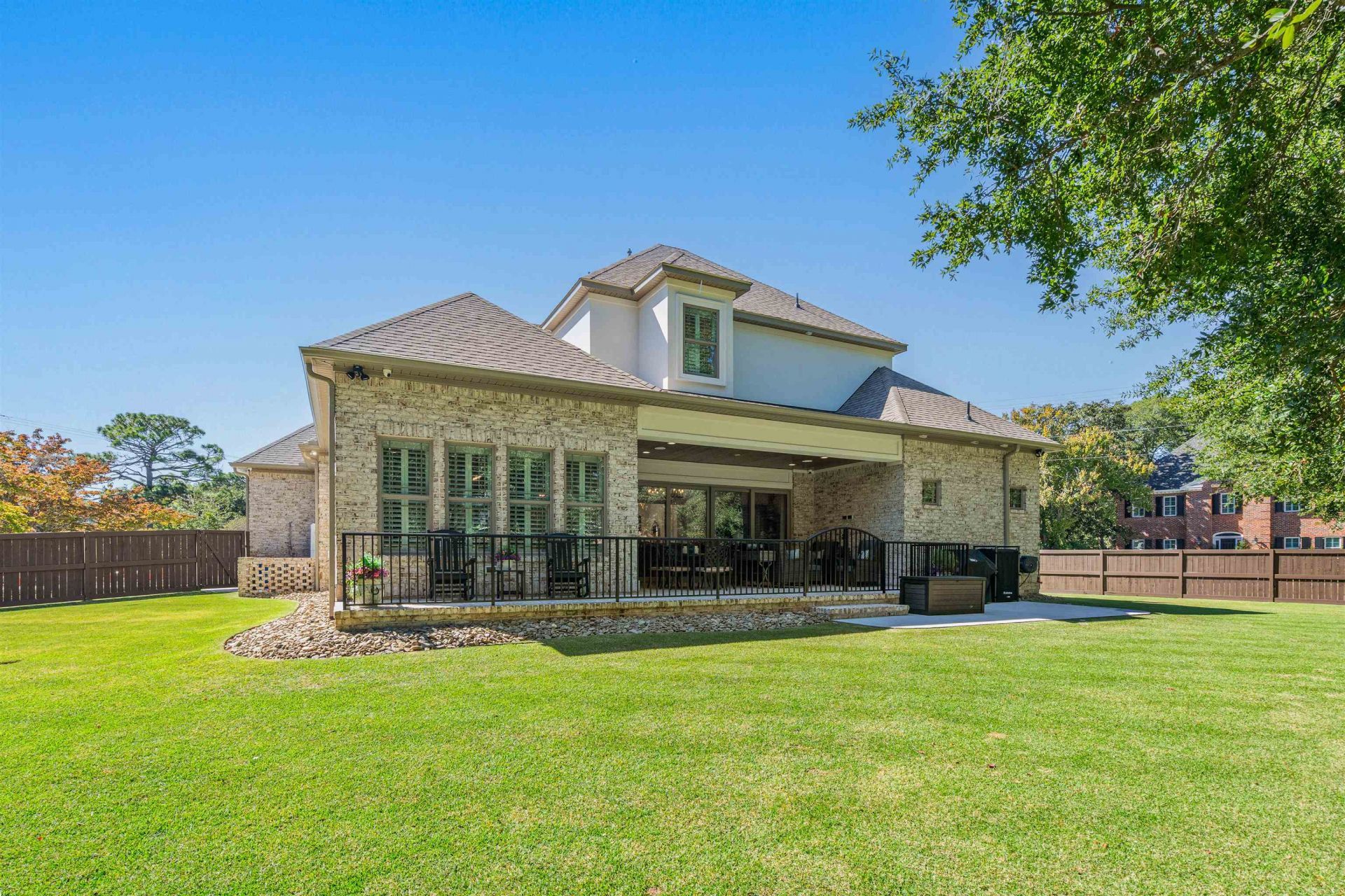 404 Club Dr. Photo 59