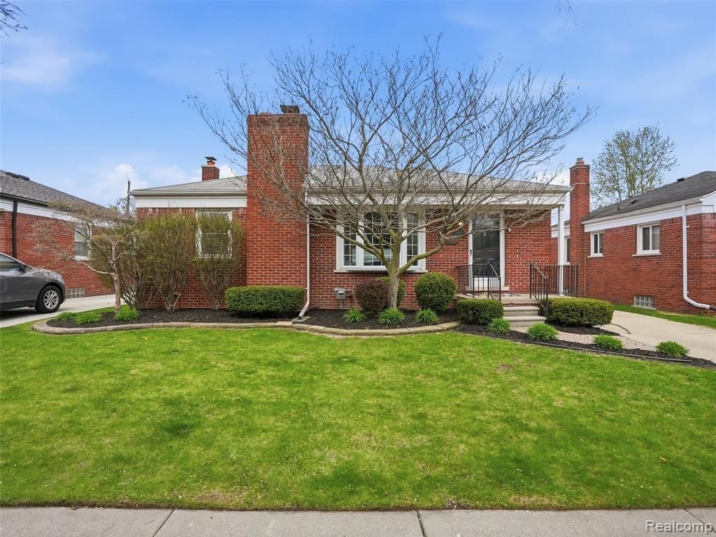 22125 Love Street, Saint Clair Shores, MI 48082 Main Photo