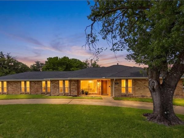 1909 W Red Bird Lane , Dallas, TX 75232